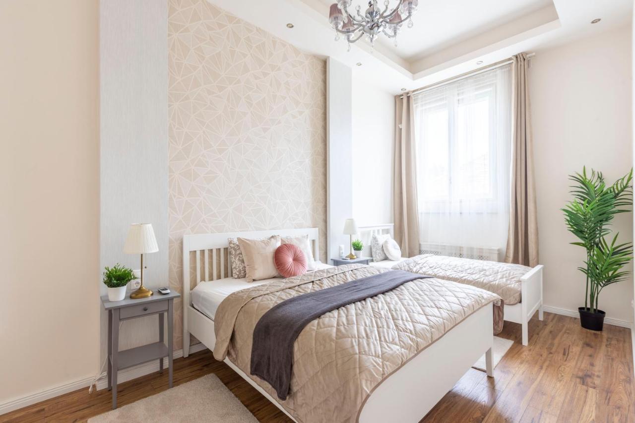 Luxurious Central Apartment In Liszt Ferenc Square Budapest Exterior photo