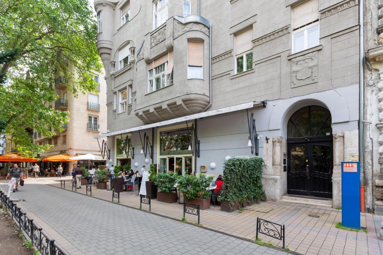 Luxurious Central Apartment In Liszt Ferenc Square Budapest Exterior photo